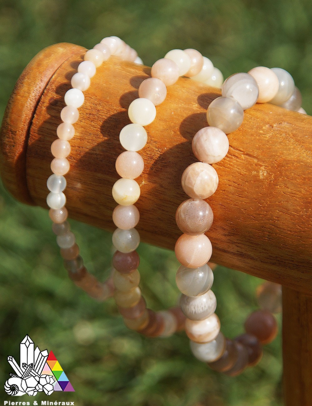 Bracelet en perles bois de santal & pierre de lave 8 mm - Fleur de vie