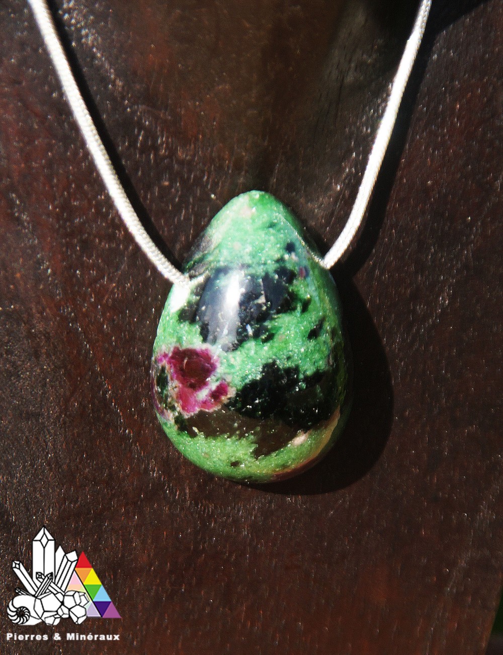 Poisson Sculpté En Rubis Zoisite Naturelle - 56,95 Carats - Pièce Rare Et Unique - Neuf Avec étiquette